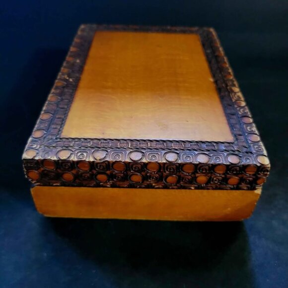 Vintage, Hand-Carved Wooden Trinket Or Jewelry Box - Picture 2 of 9